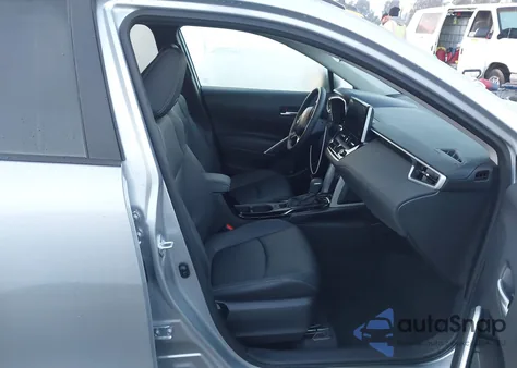 2025 Toyota Corolla Cross Xle from USA, damaged, VIN 7MUEAABG1SV144472